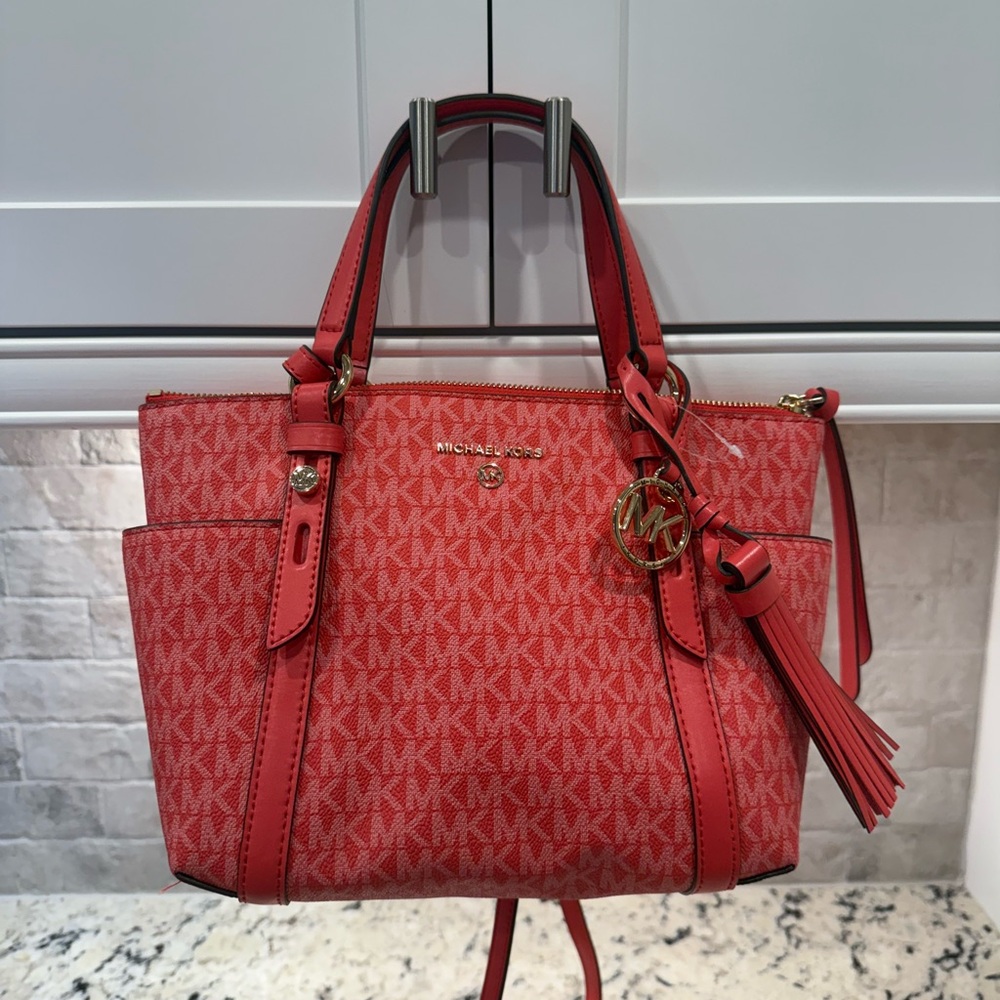 DoctorMum’s Live Show Deals on Lux & Designer Bags & More! - Picture 14 of 16